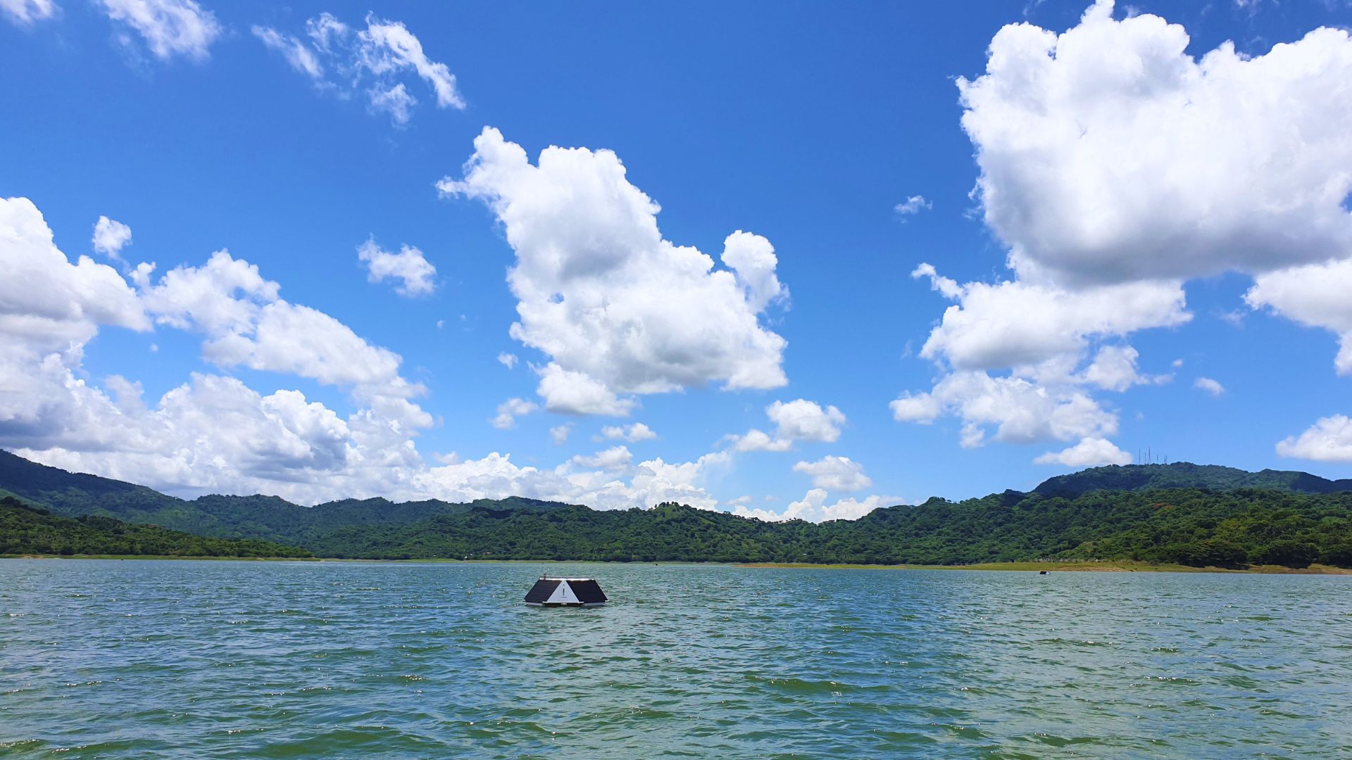 LG Sonic's MPC-Buoy devices were installed to tackle the drinking water crisis affecting 4 million people in Santo Domingo, Dominican Republic.